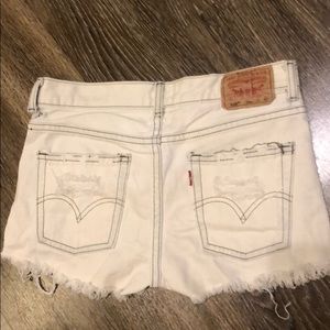 Vintage Levi’s cut off shorts